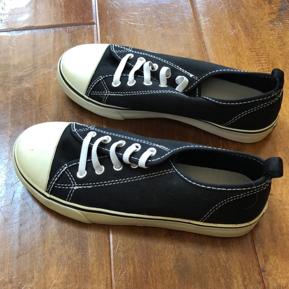 Boys 4 GAP Black Easy Shoelaces Slip On Sneakers - Picture 5 of 12